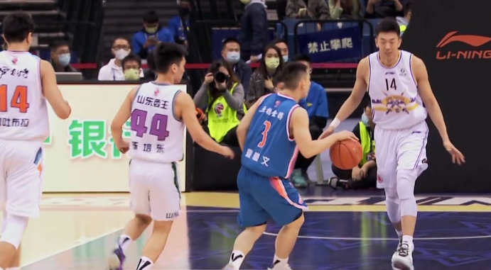  爱德华兹星锐赛斩获MVP  